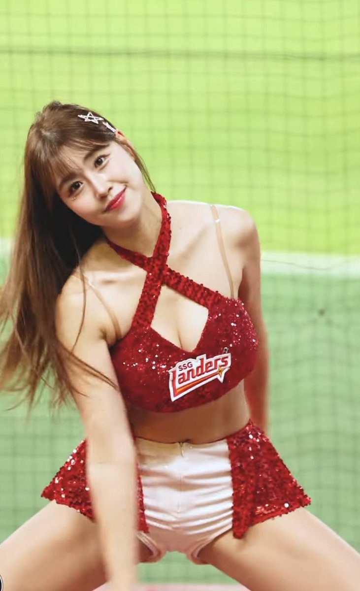0bj3la's tweet photo. 김도아 치어치더 https://t.co/rsAova9YVK