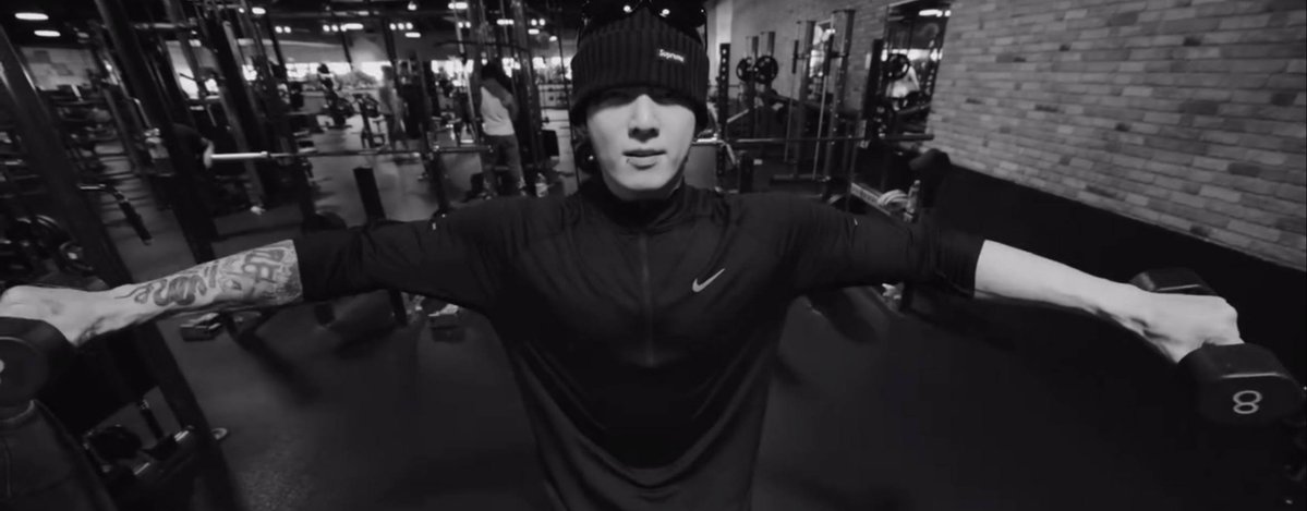 Mnijeongokh's tweet photo. gym together with the first son @taebyln , selalu ingin ikut https://t.co/fbRazLP0PJ