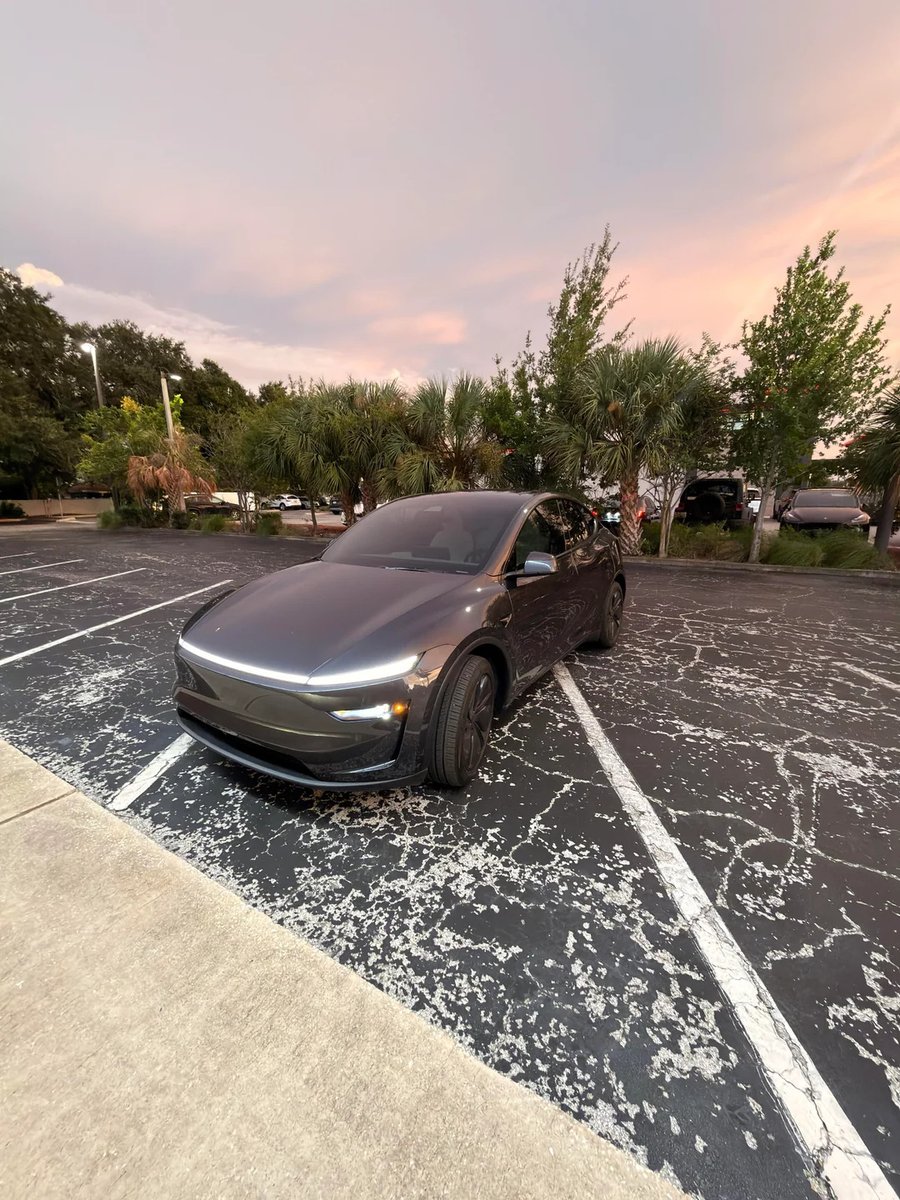 GotYouTube's tweet photo. Supercharging can feel almost as convenient as stopping for gas. Things really are changing. https://t.co/0so1fVoFBL