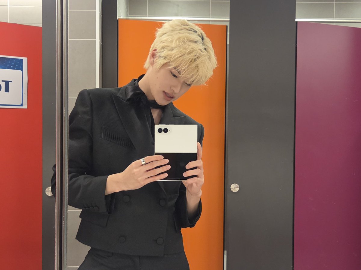 riizetalk's tweet photo. 💂💭 • 260822 
[11:34 PM KST]

ah it ended

did you watch it live?? 

this is the outfit that was to y/n's liking https://t.co/5mJmltien2