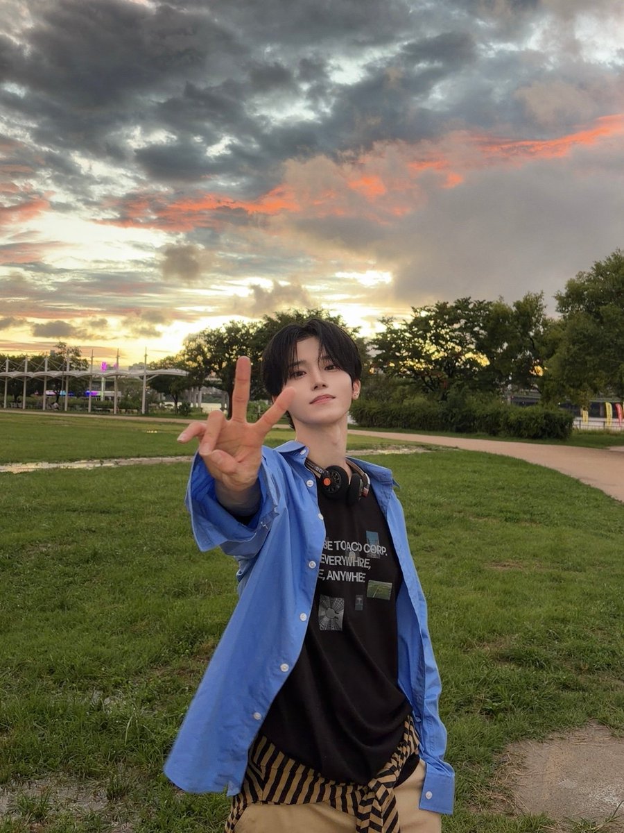 ovus_of_music's tweet photo. [💛]
뭘 좋아해줄지 몰라서 다 준비했어🫶

#OVUS #오버스
#HAESEONG #해성 https://t.co/Jl9jLdvFQT