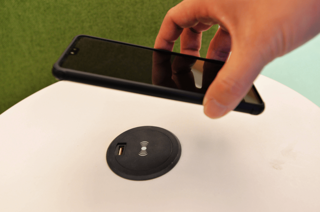 GoldaMinter's tweet photo. Just unboxed my new portable wireless charger  No more low phone battery emergencies! Love how compact it is for trips. https://t.co/TyKTCYB8pu