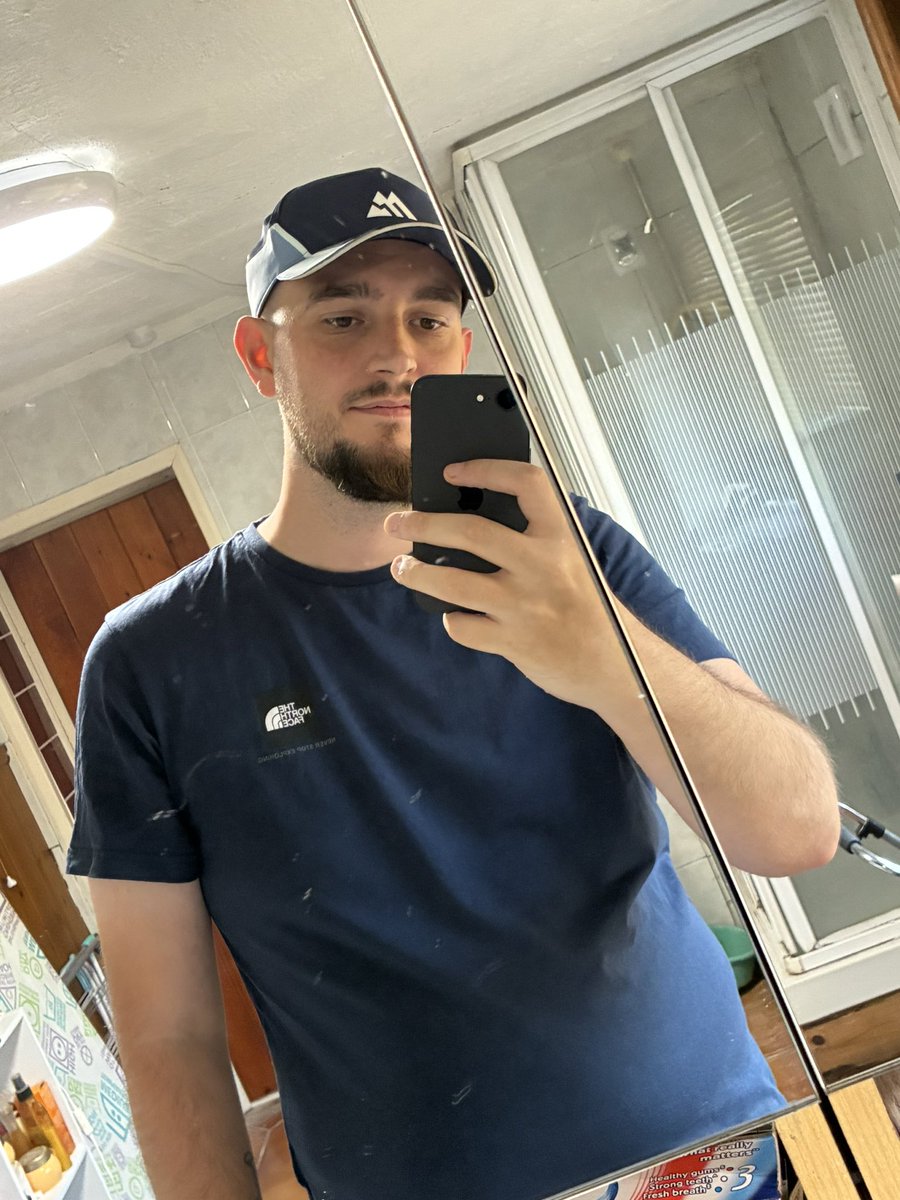 StraightLadMark's tweet photo. Hull win, good mood, Saturday sorted 😂

Now which one of you lot is gonna make my evening more interesting? 👀

#GayTwitter #StraightGuy https://t.co/jNo6Mdpy8J