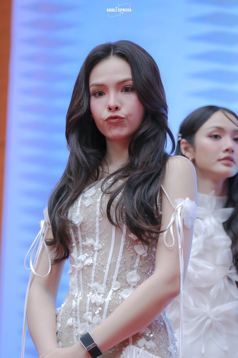 EmmyEmEmEmmy's tweet photo. 260822 Foamdream Chengdu

Who's this?
It's my cutie baby🥹🥺

#FOAMDREAMingWithLMSY 
#LMSY #ลูกหมีซอนญ่า 
#SonyaSaranphat #sonyasarann https://t.co/128auXjGWu