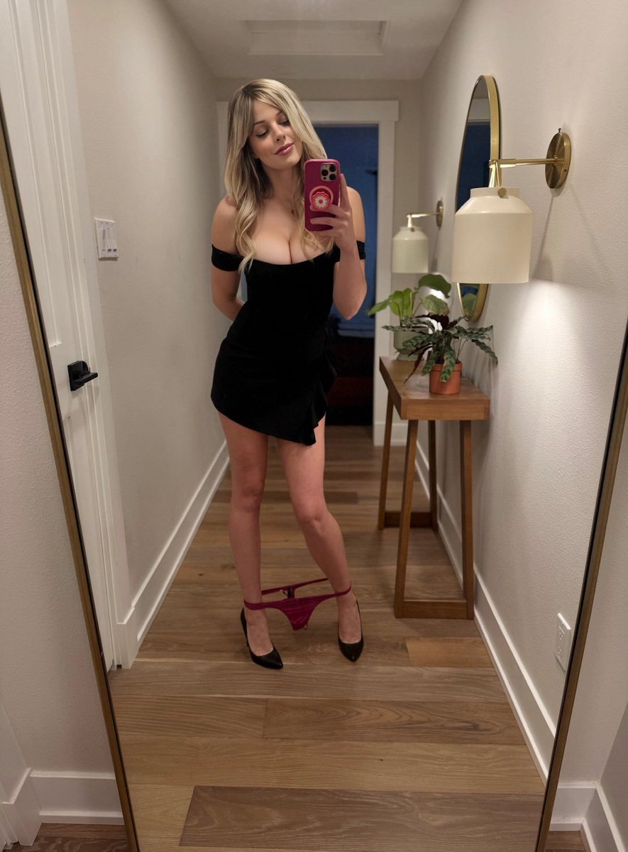 briblos33cm's tweet photo. Would you take them off with your teeth? 🤭x
Repost https://t.co/K895DRzaew