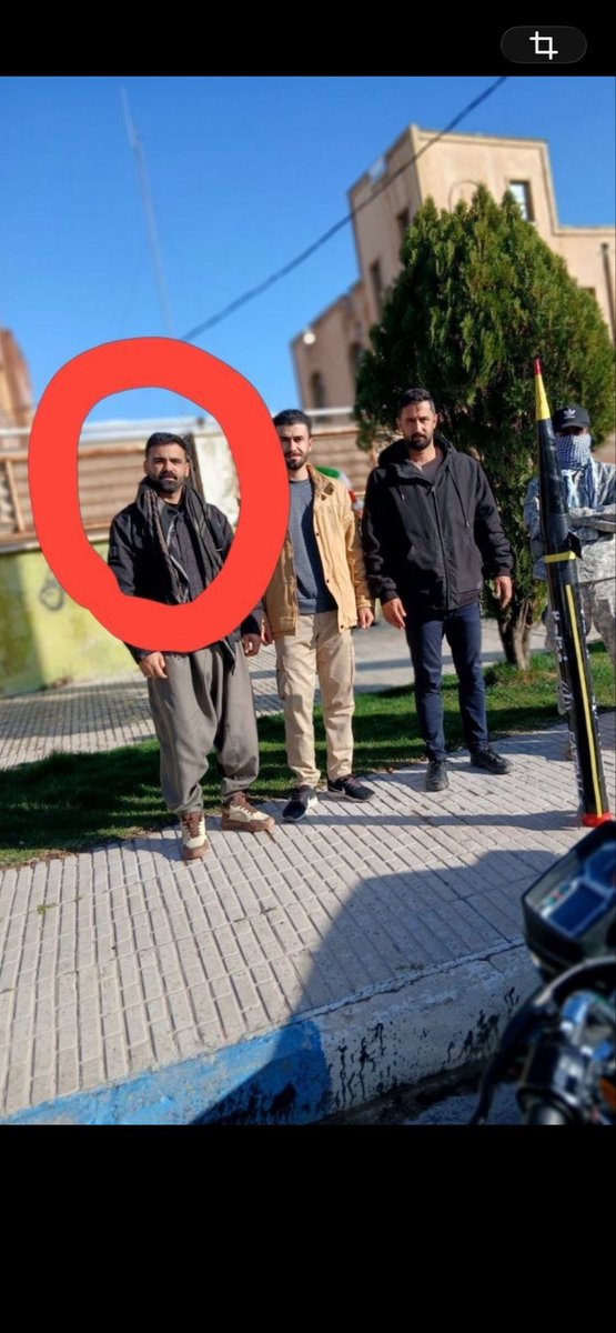 kouruch55's tweet photo. مزدور محمد فتاحی
ساکن شهر حمیل در استان کرمانشاه
فیلمبرداری و عکاسی از چهره مبارزین و لو دادن لوکشین
دستگیر کردن و تحویل دادن دختران مبارز
حضور در سرکوبهای خونین انقلاب شیروخورشید

یه سوپر مارکت توی حمیل داره. تو این پوشش به نوجوانان و سنین پایین مواد مخدر قرص و گل میفروشد https://t.co/QWiNfXiwgQ