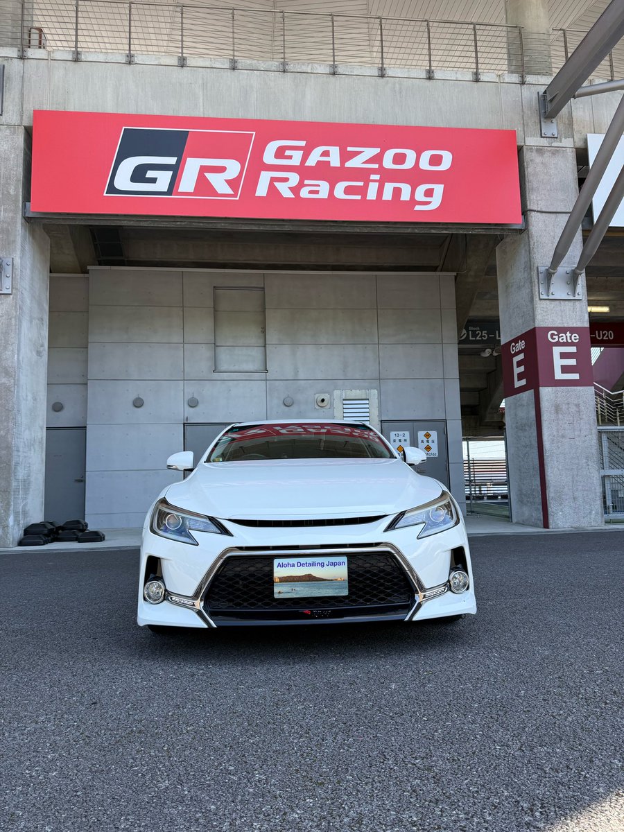 AlohaJapan71407's tweet photo. #MarkX #MarkXGs #トミカ #トヨタ #TOYOTA #神奈川 #大和市 #純水洗車
グレードは違えど車の中に飾りました😆 https://t.co/9RwDymZ5DT