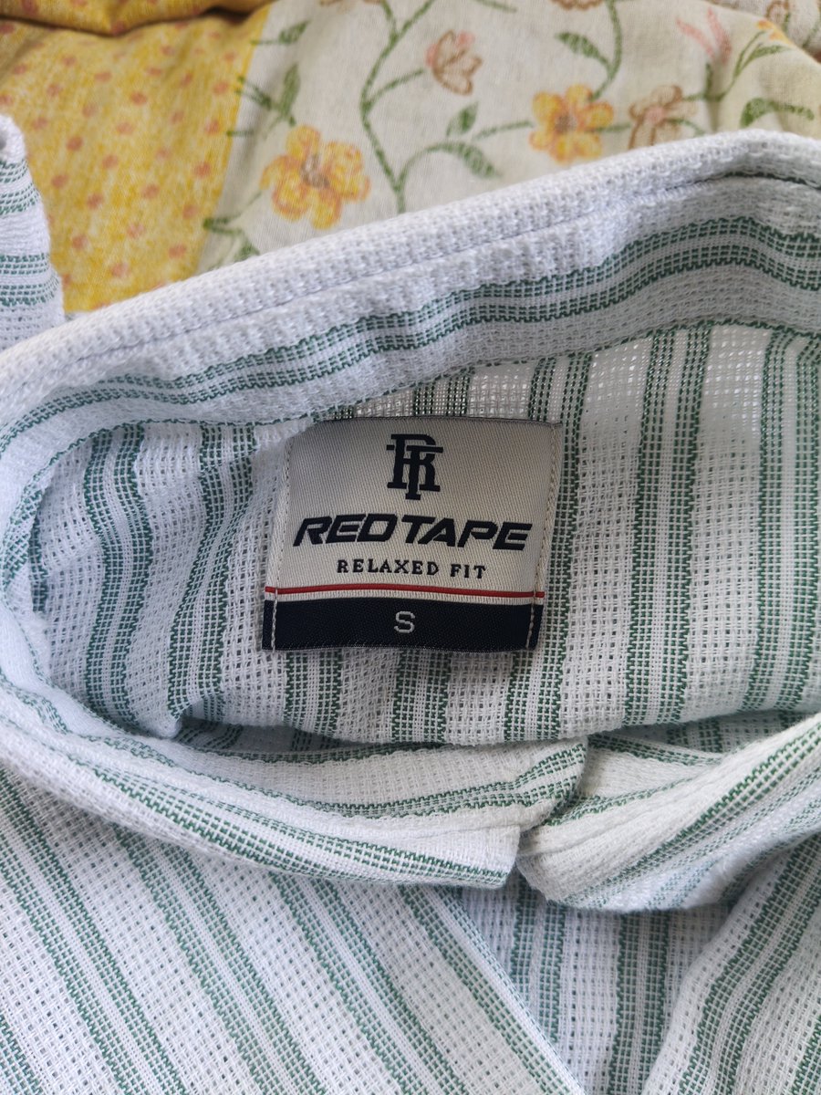 berojgar_rj02's tweet photo. Redpate was a very good brand but now they have abandoned everything. They have started giving clothes of very useless brands. I don't know which cough they are buying this stuff for. #redtape @RedTapeindia #redrapeceo #redtapebrand #redtapegtmalviyanagar https://t.co/d1Q6346Xhk