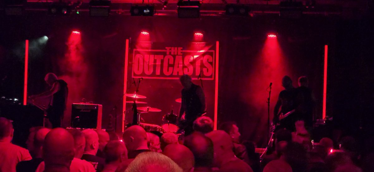 DavyW1872's tweet photo. Part two of Belfast's punk extravaganza weekend, the Outcasts at the Limelight https://t.co/KaahILPnOA