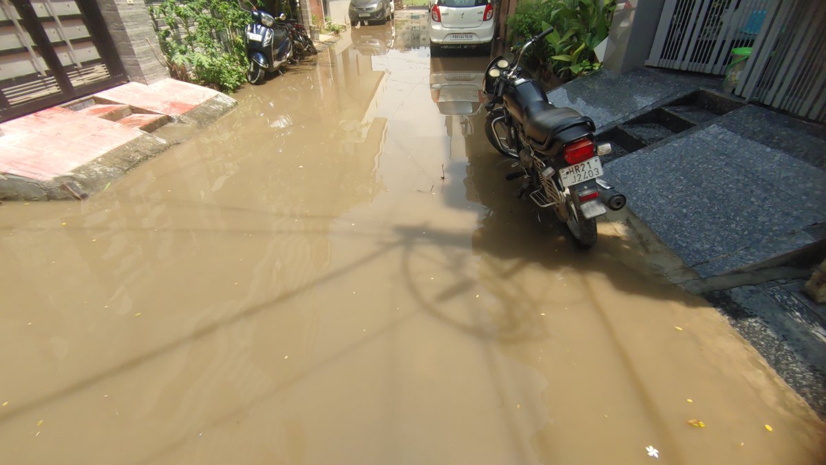 Mr_LogiCKal's tweet photo. Gurdev Nagar Zirakpur is soon going to face a Pandemic due to regular Drainage overflow due to rain waterlogging, encroachment and blockage by new constructions. 

What is the solution?

SAVE GURDEV NAGAR @KuljitRandhawaa
@ForumRwa @BhagwantMann @AamAadmiParty @McZirakpur https://t.co/T6t4f43aYO