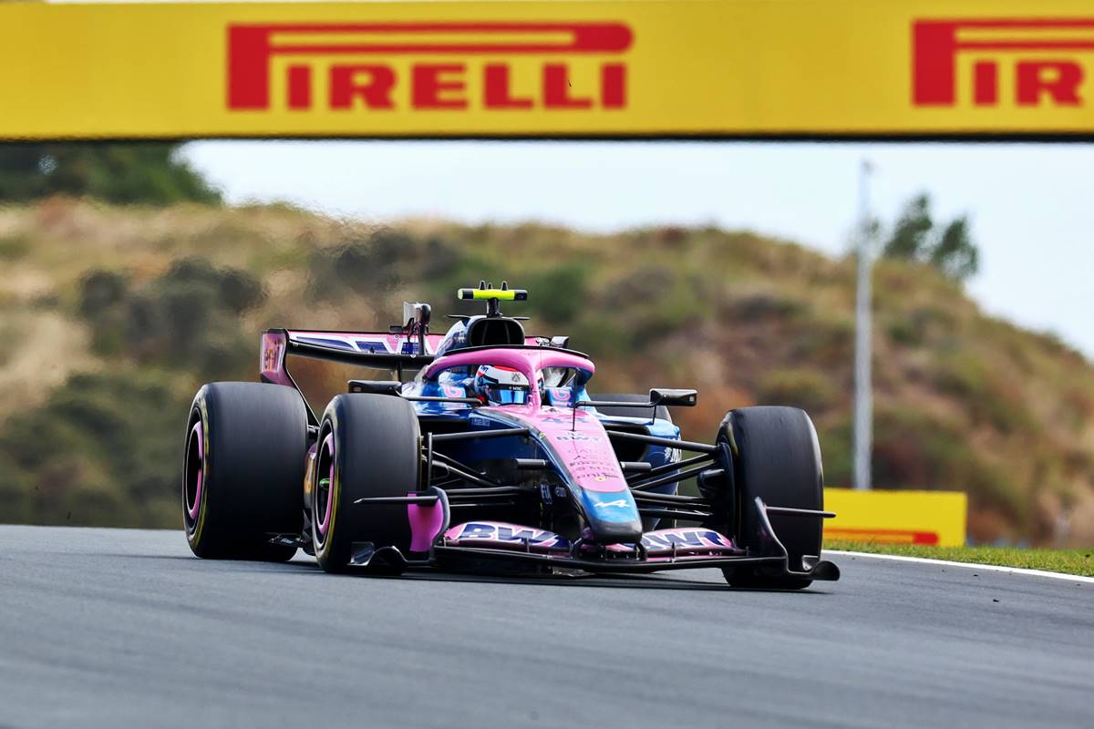 AutomundoArg's tweet photo. 🏁 @FranColapinto terminó 14° en la clasificación del GP de Países Bajos. Avanzó a Q2 y quedó a 184/1000 de Pierre Gasly, 11° con el Alpine actualizado. El informe aquí 👉 https://t.co/gvwbJd2mo0 https://t.co/4J5B1FKiPU