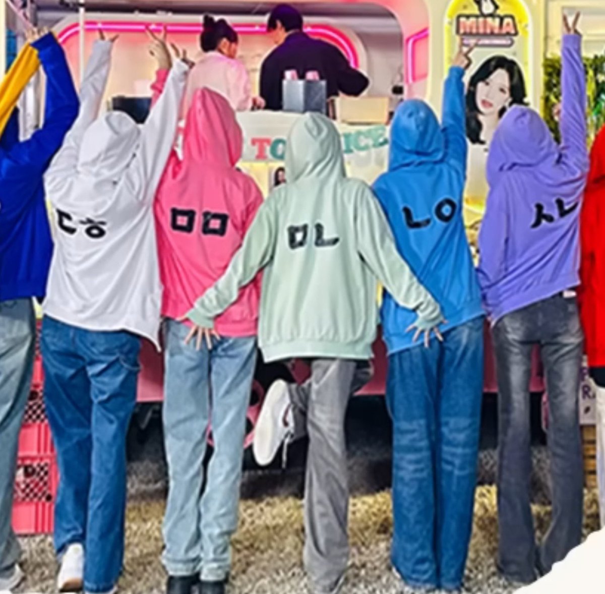 minapolized's tweet photo. Mina?? https://t.co/eEC1NlyFVn
