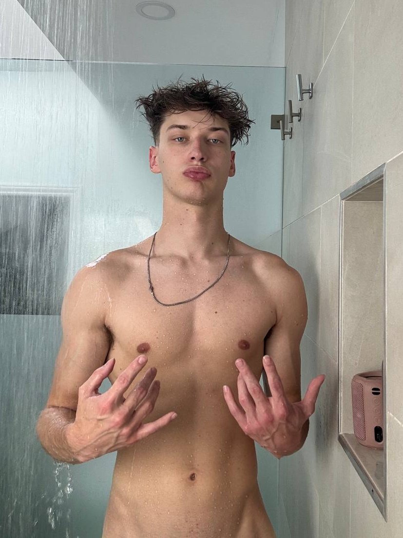 JamesKriegh's tweet photo. Don’t open comments pls https://t.co/V8EX1rDav0
