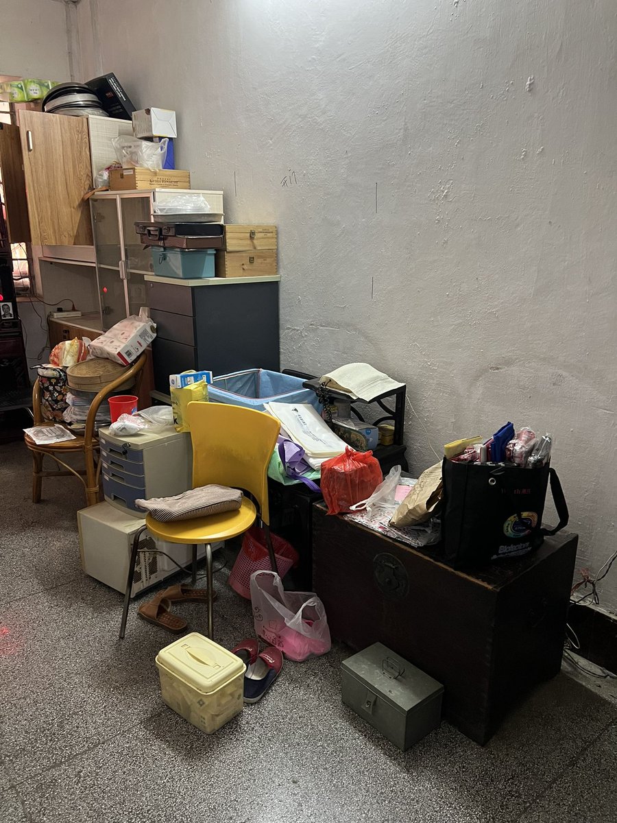 hric00's tweet photo. Got a closet full of old stuff Today’s the day to sort—donate what you don’t need, keep what sparks joy, and make space for the new. Small sort, big vibe shift! https://t.co/o79M7B5cfV