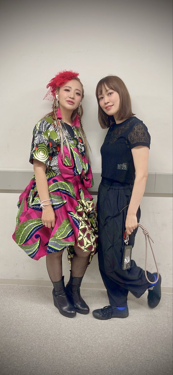 YUKOKAT1's tweet photo. ドラムの愛子姫と🥁✨
歌いながらスネアとキックの音色にトキメキました💕
#キラルナイト https://t.co/B9cghC2HQY