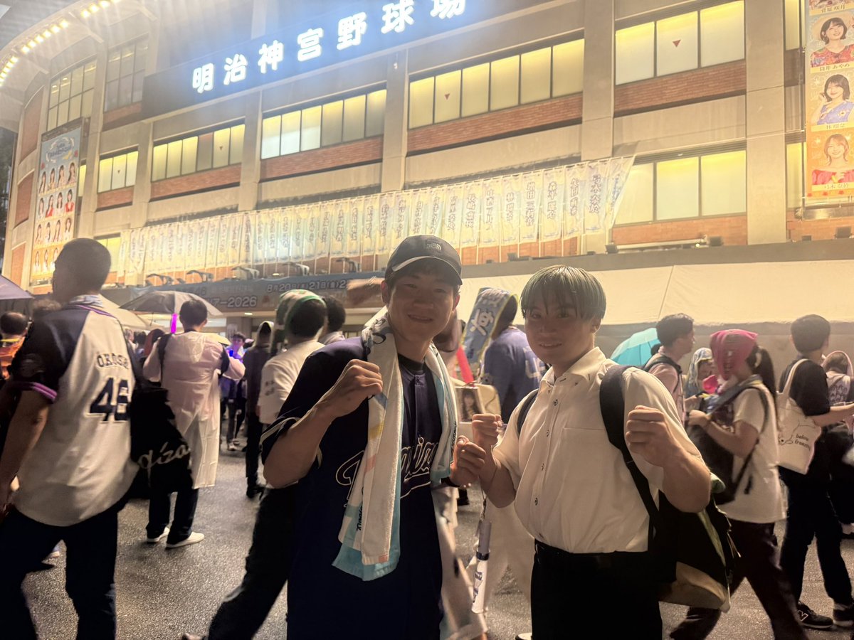 boxing_kenchan's tweet photo. 同じBuddiesボクサー(櫻坂オタボクサー)の沖吉さんとついにライブで会えてまじで嬉しかった！！
ボクシングと坂道の話でめっちゃ話し合って楽しすぎた🤣
#沖吉優太
#湘南龍拳ボクシングジム
#警官ボクサー
#Buddiesボクサー
#3坂道全部好き https://t.co/DhoXUbGyoS