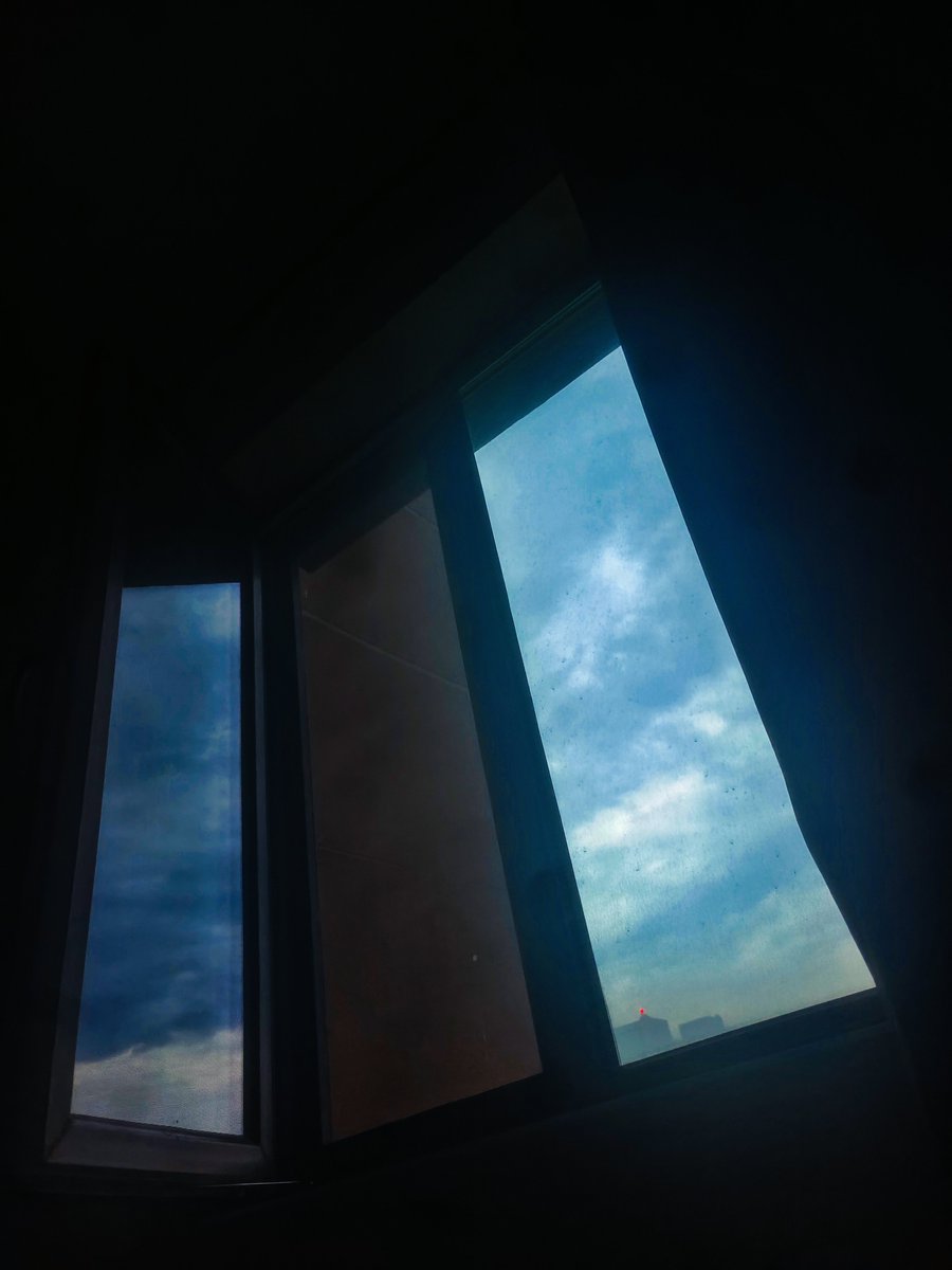 Johnmasterkse's tweet photo. Living in pain every day, only to collapse again after letting go https://t.co/RvvYqXmUFi