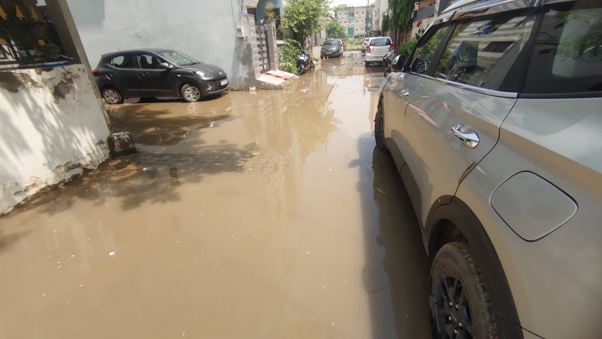 Mr_LogiCKal's tweet photo. @KuljitRandhawaa 
Gurdev Nagar Zirakpur is soon going to face a Pandemic due to regular Drainage overflow due to rain waterlogging, encroachment and blockage by new constructions. 

What is the solution?

SAVE GURDEV NAGAR
@ForumRwa @BhagwantMann @AamAadmiParty @McZirakpur https://t.co/5Xh2RnDcF3