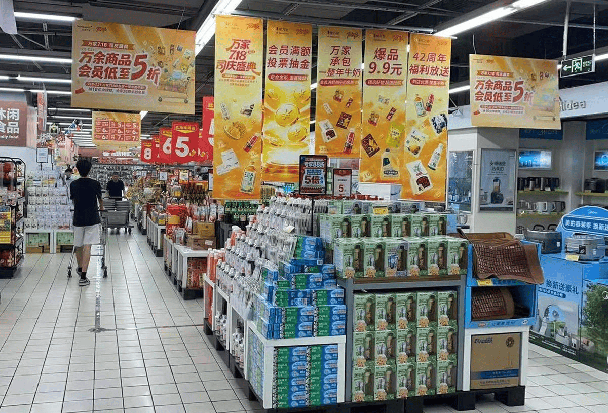 ayyyee16's tweet photo. Stocked up on cold brew, on-the-go snacks and essentials for the week at the neighborhood corner store  Perfect for busy commutes and lazy nights in! https://t.co/R5aLuuHr5Z