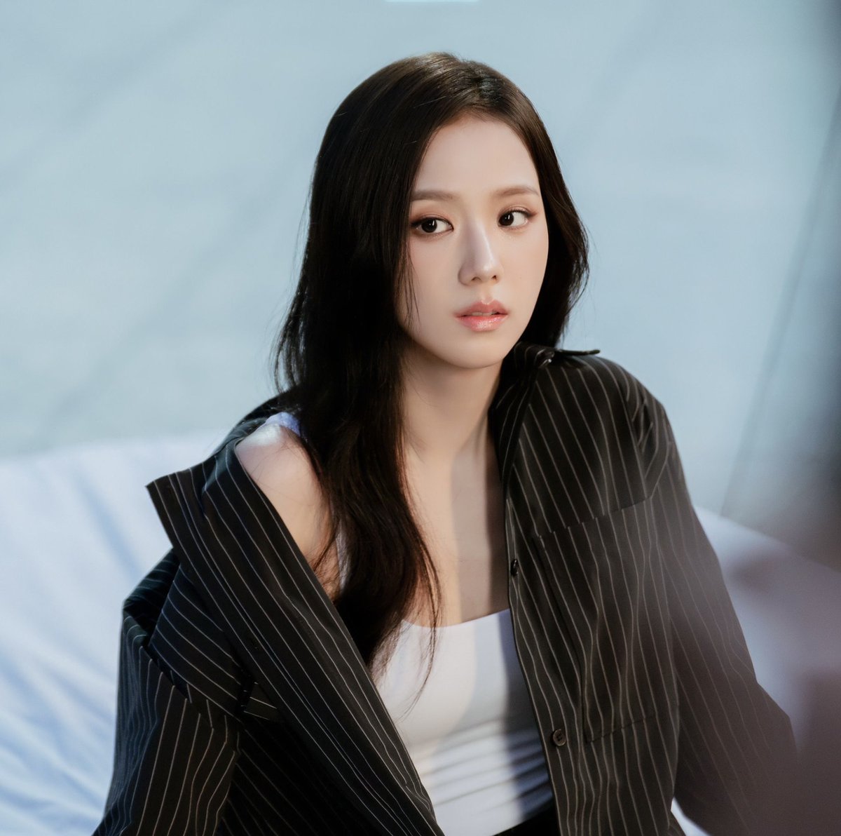 GODTIERJISOO's tweet photo. wowza https://t.co/Ti1yZ1Adxy