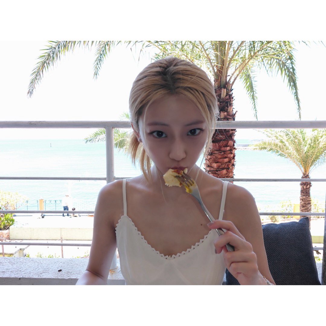 picbaemon's tweet photo. RUKA WEVERSE UPDATE https://t.co/oOYoCujkAN