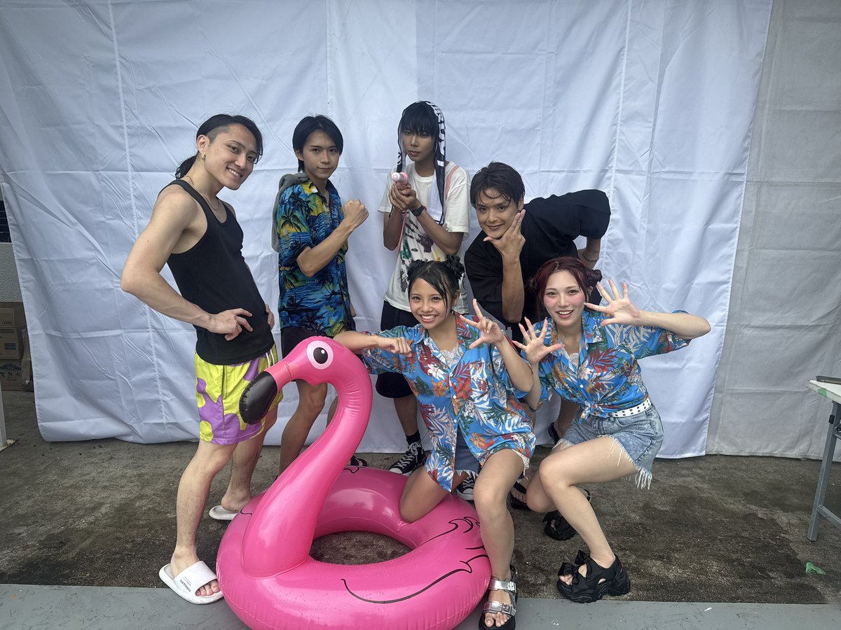 kyasmil_'s tweet photo. スプラッシュライブありがとうございました😭😭😭💕
本当にこの日が待ちどうしかった
私水大好きだから楽しすぎたのみんなと友達みたいになれるの最高だし、
でもね夏って大きいイベント多いから寂しくなっちゃう事もあって、でもそれが尊いなとも思ったりして感情忙しかった🥹！
みんなもこう思ったりする？🥲
夏は楽しいけどなんか切なくてそんな所がすきです🌺
みんなありがとうだいすき！
 #特撮がるず #ヤツルギ12 #ヤツルギ魂