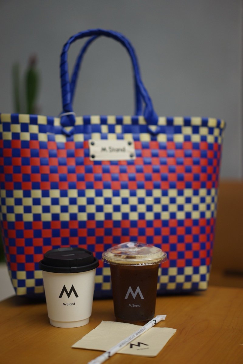 echeung11271's tweet photo. Just finished my first hand-sewn canvas tote! Stained the edges with coffee for that warm vintage look  Perfect for farmers markets this weekend. #HandmadeDiys， https://t.co/WNmirYKfAF