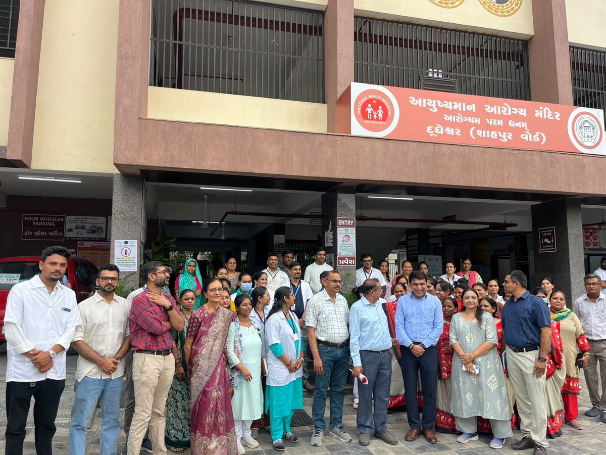 AmdavadAMC's tweet photo. અમદાવાદમાં કેન્દ્રીય આરોગ્ય અને પરિવાર કલ્યાણ વિભાગના સચિવ શ્રીમતી પુણ્યા સલિલા શ્રીવાસ્તવ, IASની મુલાકાત દરમિયાન શહેરની આરોગ્ય સેવાઓ, તબીબી સુવિધાઓ અને જનઆરોગ્ય વ્યવસ્થાની કામગીરીની સમીક્ષા કરવામાં આવી.
ગુજરાત કેન્સર રીસર્ચ ઇન્સ્ટીટયુટ, IKDRC, GUTS તથા દુધેશ્વર અર્બન હેલ્થ સેન્ટરની મુલાકાત લઈ વિશિષ્ટ તબીબી સેવાઓથી લઈને પ્રાથમિક આરોગ્ય સંભાળ સુધીની વ્યવસ્થાઓનું નિરીક્ષણ કરવામાં આવ્યું.

સ્વસ્થ નાગરિકો, સુલભ અને ગુણવત્તાયુક્ત આરોગ્ય સેવાઓ તથા સક્ષમ જનઆરોગ્ય વ્યવસ્થા માટે સંકલિત પ્રયાસોને વધુ મજબૂત બનાવવાની પ્રતિબદ્ધતા.

સ્વસ્થ નાગરિક – સશક્ત અમદાવાદ – મજબૂત આરોગ્ય વ્યવસ્થા

#AMC #Ahmedabad #HealthDepartment #PublicHealth #UrbanHealth #Healthcare #GCRI #IKDRC #GUTS #HealthcareSummit #AdvancingAIinHealthcare