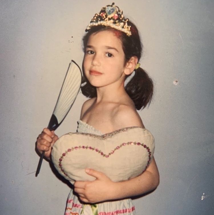 TeamDuaHQ's tweet photo. 31 years of our favorite girl on earth 🤍 https://t.co/IY4KqHTTG5