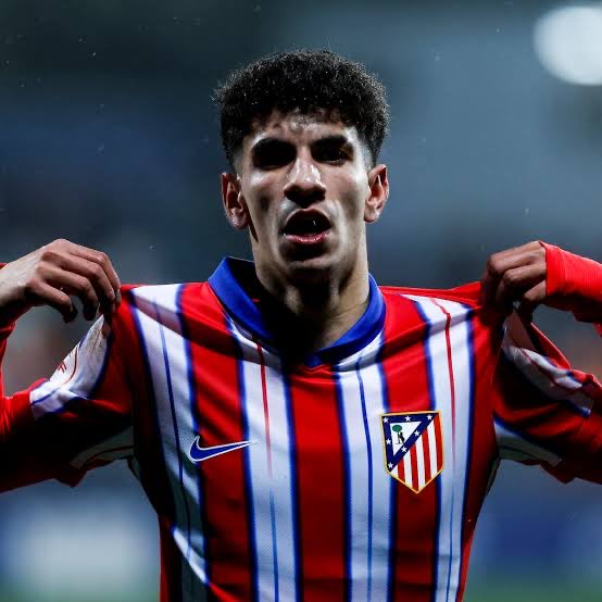 MOULOSSNOVA's tweet photo. ✍️APUNTES 1a Federación⚽️

🔸RAYO VALLECANO @RayoVallecano 

⭐️RAYANE BELAID @Rayanebelaid7 el trescuartista del @AtletiAcademia se ha hecho mayor y emigra a la @LaLiga 

Esta temporada pasada muy eclipsado por los extremos Arnau Ortiz y Luque , el enganche internacional español de inferiores consigue tocar la LFP 

Jugador de pocos kilos de complexión gacélica , de pura movilidad y slalom y con el suficiente talento y veneno para ser destacado en el valor gol 

En la 24/25 fue de los más destacados sin duda siendo uno de los jefes ofensivos del filial 

Otro jugador del bronce más que da el salto al profesionalismo por la puerta grande 

Suerte Rayane !!!

Que nos cuentas de el @jsancris_ ?