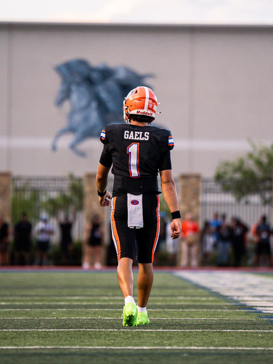 UNISWAG's tweet photo. The black threads are back for @BishopGormanFB 

#uniswag https://t.co/H1z0cKgrtl