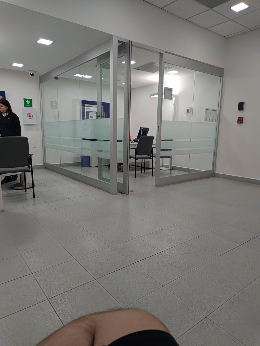ayserz119's tweet photo. Puto @bbva osea me hicieron venir para activar la app y que no se puede activar hasta el lunes entonces pa que chingaos quieres una app si tienes que venir a la sucursal a activarla 🤬 https://t.co/ZXSoKNHylB