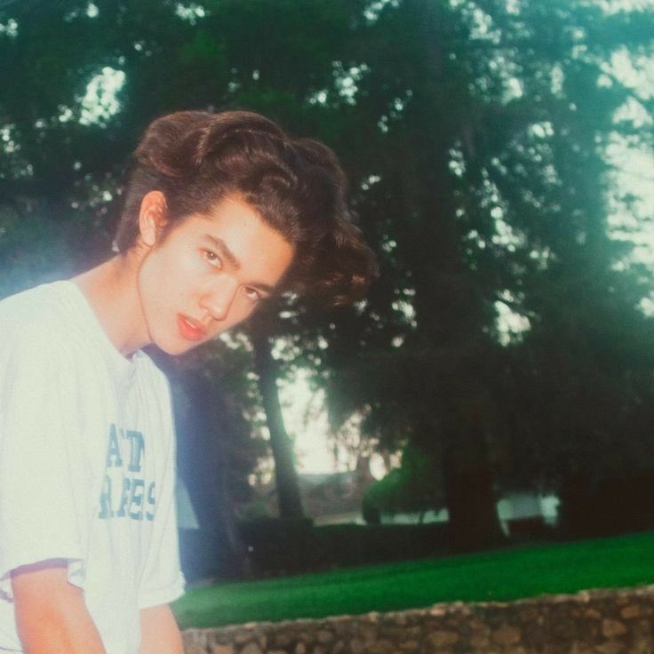 foundheavenmogs's tweet photo. Happy 10 years of having tired eyes :) https://t.co/gRbg4uWvOR