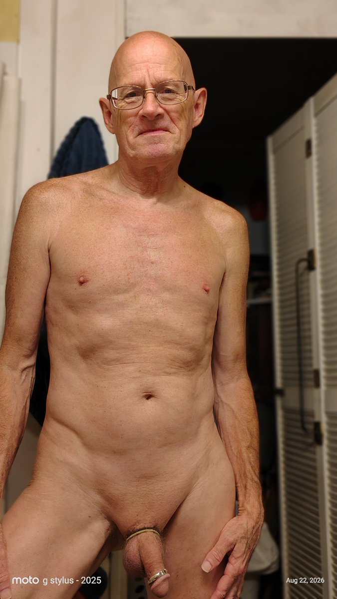 BobKerley5's tweet photo. Should I shave my balls? https://t.co/GkPAT2x4fC
