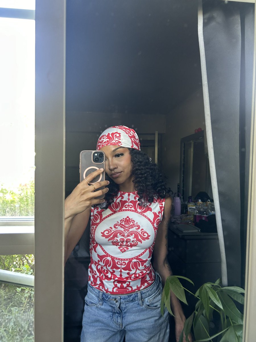 sarayhaaa's tweet photo. i be that pretty mfckaaaa https://t.co/NTpO2sEZlU
