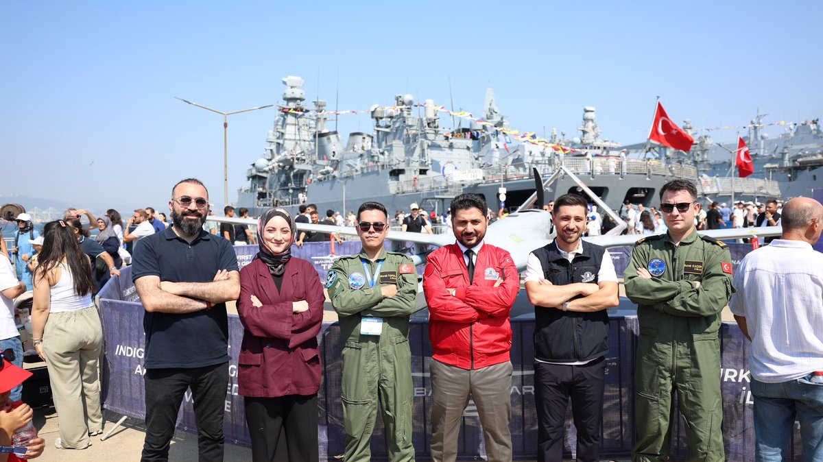 CakirMikayil's tweet photo. İnanç, Azim ve Milli Teknoloji: Gelecek Gençlerimizle Başlıyor!
Teknofest Mavi Vatan programına katılarak, ülkemizin tam bağımsızlık yolculuğunda milli savunma sanayimizin geldiği gurur verici noktayı Gençlik Kolları Başkanımız ve Kadın Kolları Başkanımız ile yerinde inceleme fırsatı bulduk. Gençlerimizin gözlerindeki inanç, vizyon ve yüksek enerjileri yarınlarımız adına en büyük teminatımız.
Gençliğe inanan, Türkiye Yüzyılı vizyonuyla önümüzü açan Cumhurbaşkanımız Sayın @rterdogan liderliğinde bu gurur ve bu gelecek hepimizin! @yasinyildizbb @abdullahozdemir @akpartiistanbul #teknofest @teknofest