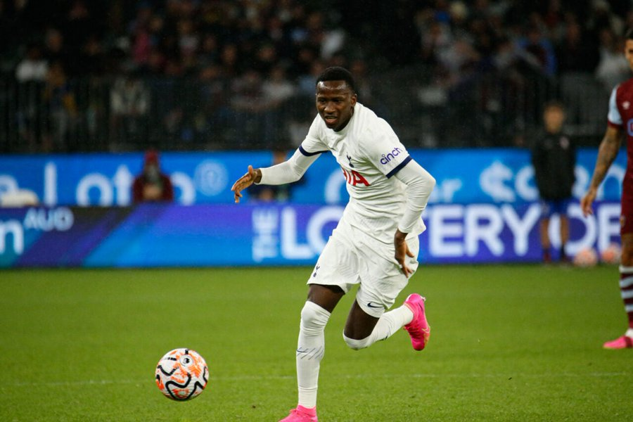 dyesbro's tweet photo. Tottenham aurait fait savoir à Sarr qu'il était sur le marché des transferts. Le milieu de terrain a depuis effacé ses posts sur les réseaux sociaux liés aux Spurs, tandis que les négociations avec Galatasaray avancent. https://t.co/hnYeZQcYO7