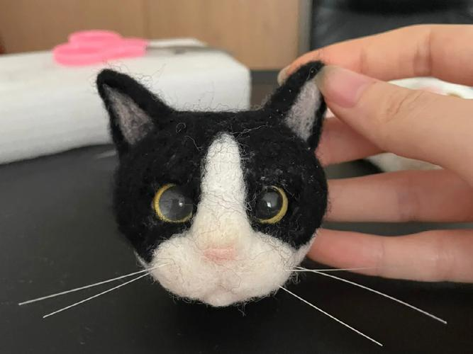 GddHdd1's tweet photo. Just finished this cute felt cat keychain—easy 20-min craft that’s perfect for gifting!  Handmade love hits different, y’all. https://t.co/WYpatCLNQr