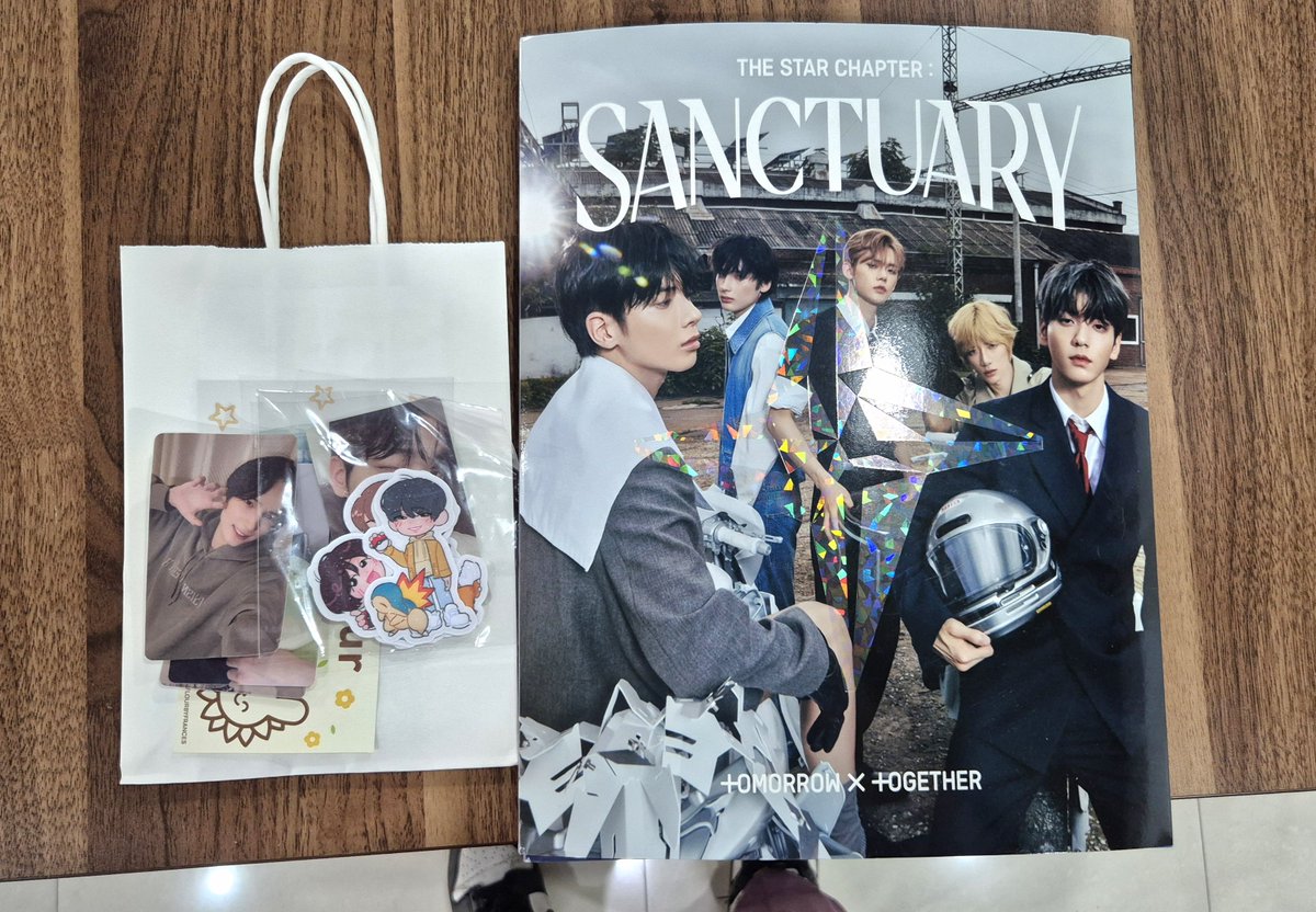 babypowderhyuka's tweet photo. dropped by for a quick moa day celebration after work 🩵 (even won an album yayyyy 😊) tysm @sunflourbyces for hosting this event todayyyy!! 🩵

#pengningspocketclub https://t.co/C3rKI5BXr3