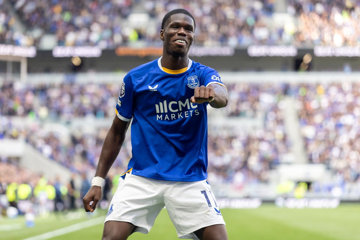 Everton's tweet photo. 🕺🕺🕺🕺 https://t.co/JG2XumAP1w