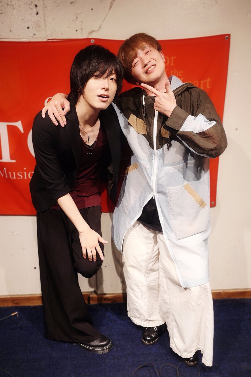 kei_aively's tweet photo. 2026.8.22 アメリカ村TOBIRA
田爪ケイ×Urey special 2man
「瓜じゃない！」

前後編2ステ＋セッションまで、エモエモのエモな夜でした。楽しさ嬉しさ色んな感情伝わってたら嬉しい。
ご来場、配信ご視聴の皆さまありがとうございましたー！ https://t.co/fVRsajCI91