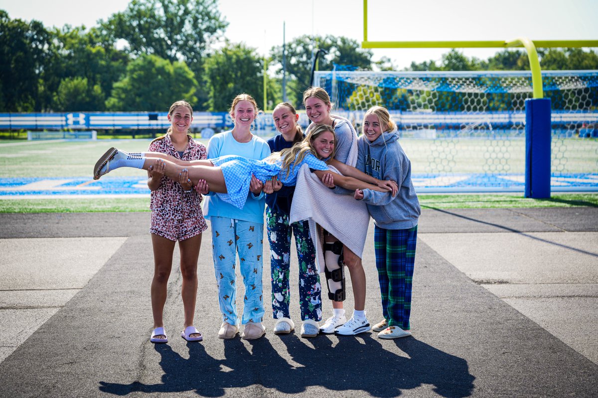 IndStSoccer's tweet photo. Senior Day: cozy edition

#MarchOn https://t.co/nBpyj5lK2G