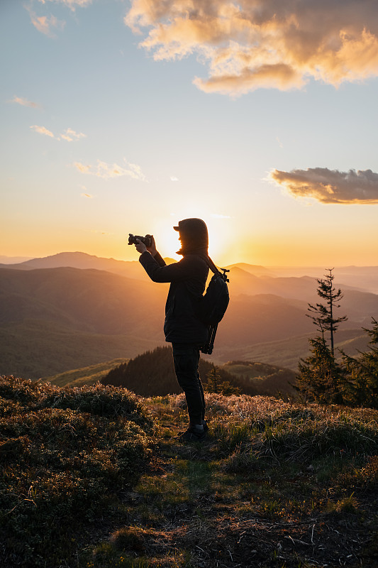 Film_gritsana's tweet photo. New to photography Start with mastering natural light—golden hour (1hr after sunrise, 1hr before sunset) gives warm, soft light that makes every shot look polished, no fancy gear needed! https://t.co/8EhEzbw8Y6