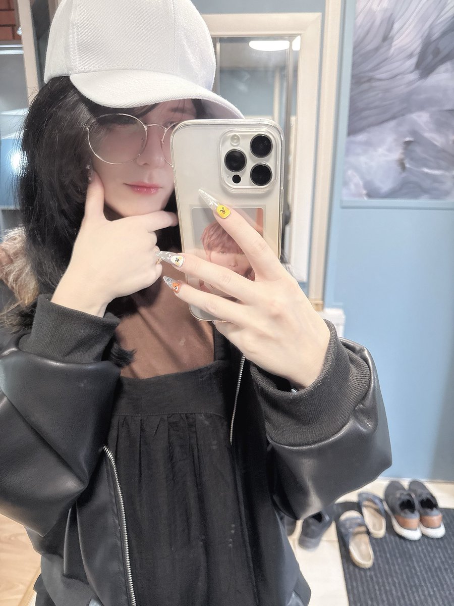 2seowol's tweet photo. again almost late
#tmsd #tomoonselcaday #seoho #oneus #서호 #원어스 https://t.co/ub7qsu7yew