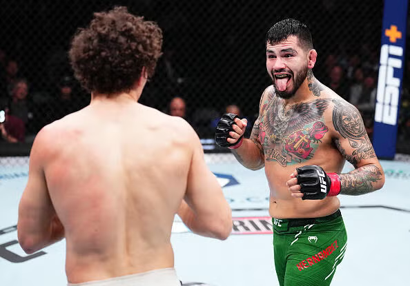 ActionAdvisors_'s tweet photo. 🥊 FREE UFC PLAY

I gave you Tofiq Musayev +220 Moneyline & he cashed easily. 🐶

Before that I gave you Paddy Pimblett Moneyline and he cashed easily!

I gave you Ciryl Gane Moneyline & he also cashed easily.

To get my UFC free play for tonight's card, Like + Reply & I'll DM you.

* must be following to receive a DM