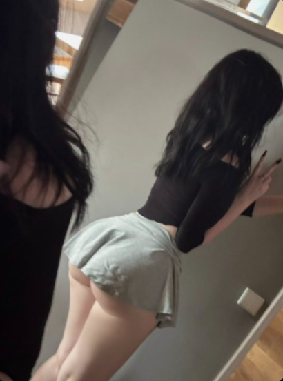 SophiaShoeGal's tweet photo. https://t.co/EhVzgaTanr
https://t.co/069gAB8ZGs https://t.co/mYmvh9C78t