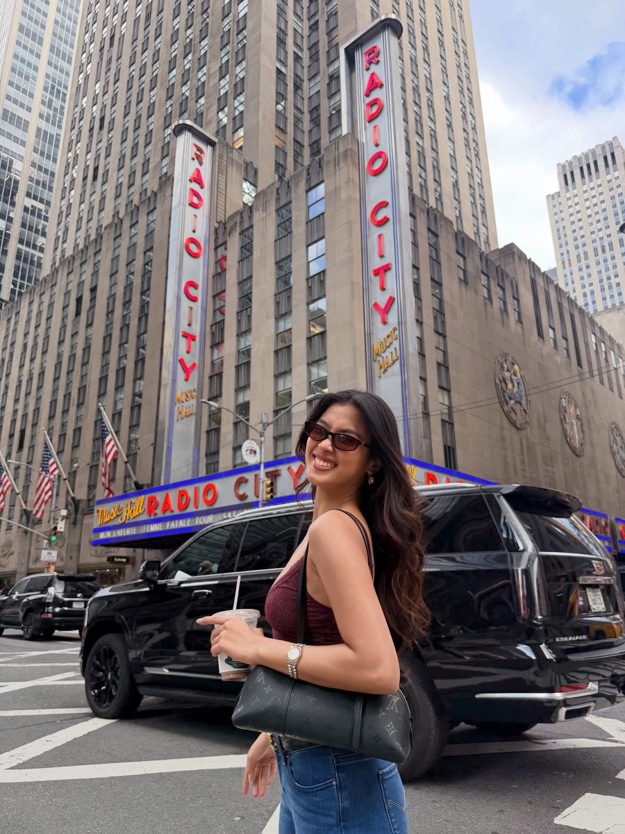 miclarita_'s tweet photo. Shuvee just dropped her New York dump and she really looks so happy 🥹

link: https://t.co/1QcgSqcs0A https://t.co/0ykBp8LXY2
