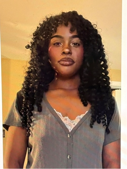 BaltCoPolice's tweet photo. #Missing 17-year-old Kalise Whiting (5’4 150lbs). Last seen in the Essex area, unknown clothing description at this time. Anyone with information is asked to call 911 or 410-887-0220. #BCoPD #HelpLocate https://t.co/IekjTgLAU4