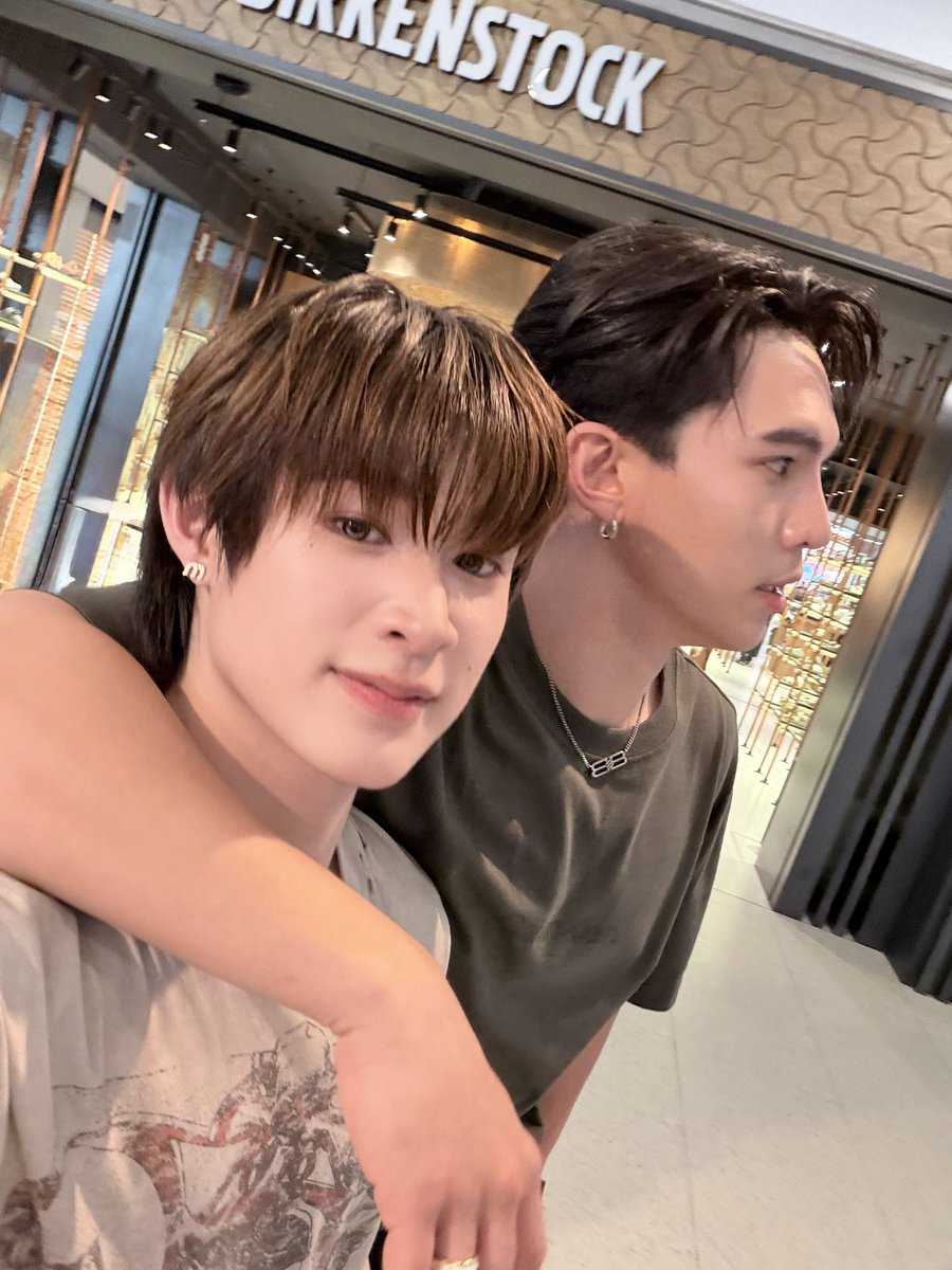 natasittttt's tweet photo. เสร็จงานแล้วขออนุญาตให้พี่เลี้ยงดูแลต่อนะครับแม่ๆ

YOUR THIRD BUSKING

#ที่สามมาบัสกิ้ง https://t.co/QOa3uJry1H