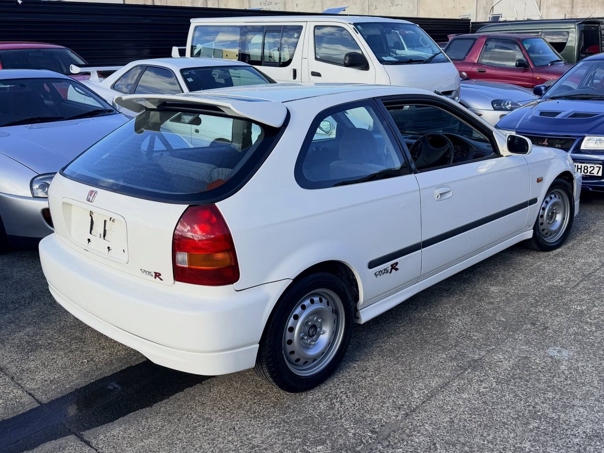 realUNICARNS's tweet photo. Did you know? 
One of the rarest Honda's ever produced is this Civic Type R N1 - one of only 200 ever made.

You may notice that this Type-R comes without Recaros, on steel wheels, basic interior, super basic spec. This is because Honda produced this N1 version of Civic Type-R with an idea that these Civics will be used in competition. 

Very fine example of Honda history. 
For sale somewhere in New Zealand?